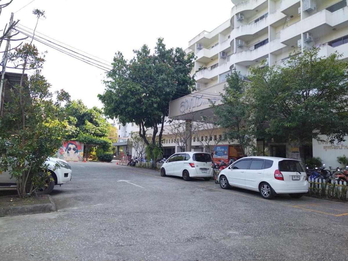 Supanich Condo Opposite The Train Station Chiangmai Chiang Mai Zewnętrze zdjęcie
