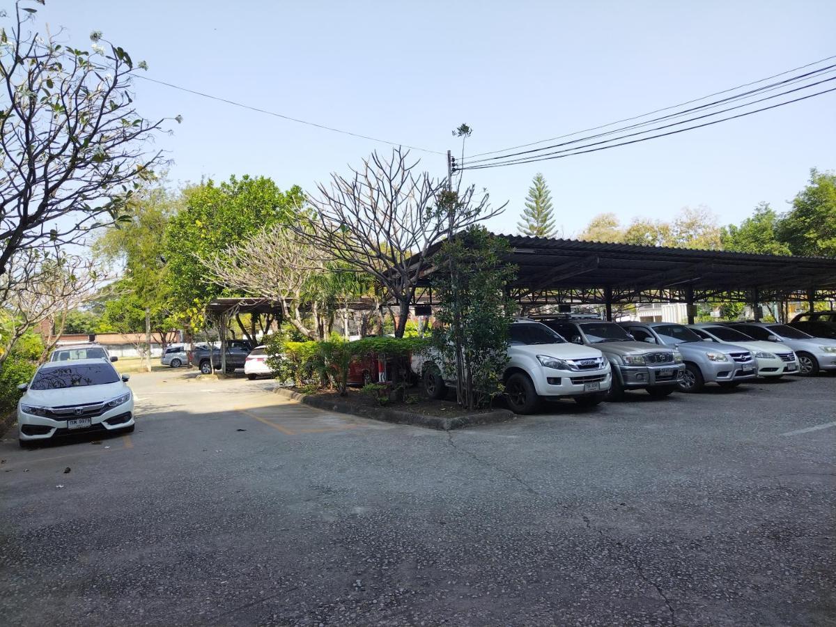 Supanich Condo Opposite The Train Station Chiangmai Chiang Mai Zewnętrze zdjęcie
